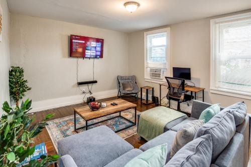 3BR Home with In-Unit Laundry Parking and Sound Bar