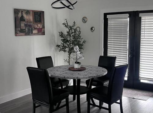 3BR Home with Patio and Grill Sleeps 6 Comfortably