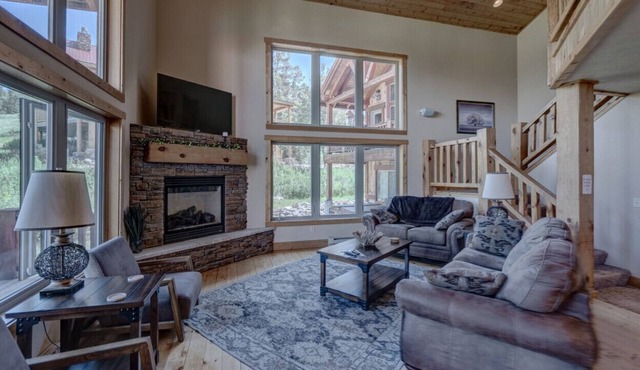 3BR Homesteak Chalet at Terry Peak with Hot Tub!