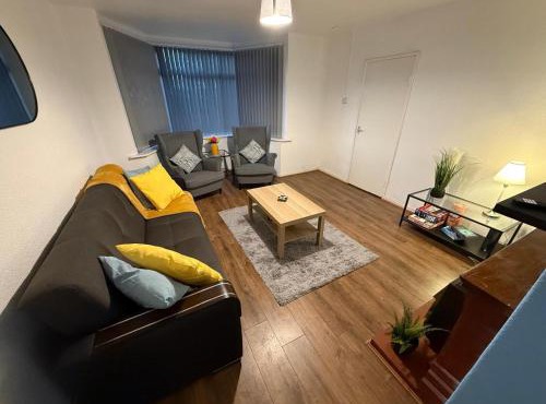 3BR House ideally located for HS2, Nec, BHX and Bham CC