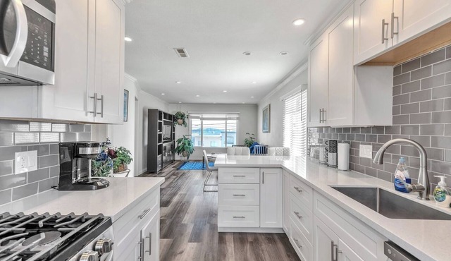 3BR House- Ocean and City Views, Minutes to Downtown