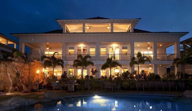 3BR I Luxury Poolside Villa | Stunning Ocean View, Lanai