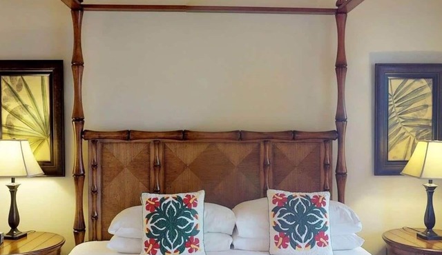 3BR I Poolside Lanai Villa l Parking, Sunset View