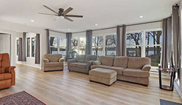 3BR Ingleside Home l Lakeview l Firepit