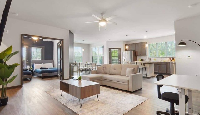3BR | King Bed | Balcony | North Raleigh
