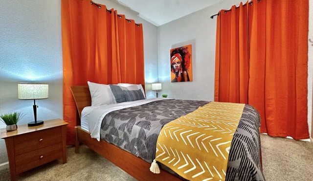 3BR · King Bed · Garage · 10 Min to Airport and Downtown