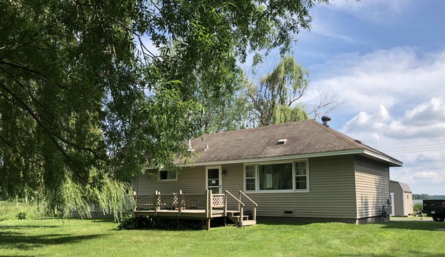 3BR Lake House On the snowmobile trails with the best ice fishing in the area