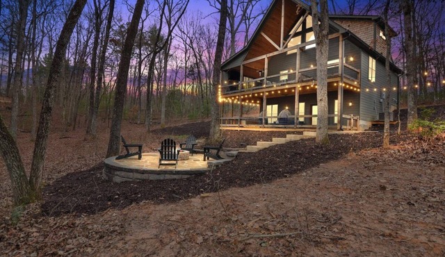 3BR, Loft, Hot Tub, Wifi, Dog Friendly, Games