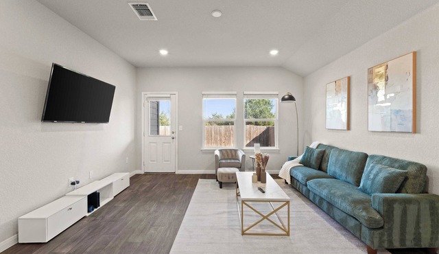 3BR Luxury Furnished Home｜Smart System｜Private Yard｜20 Mins to Austin #42153