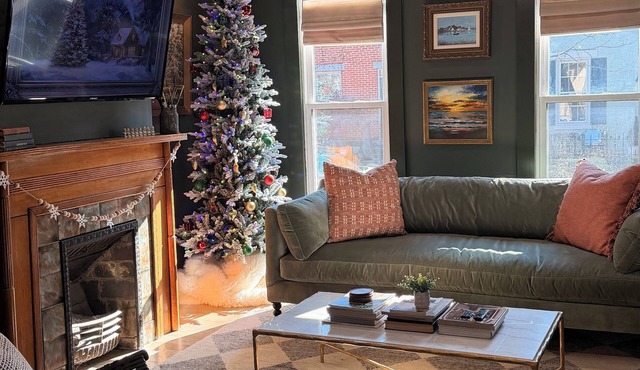 3BR Luxury Oregon District Stay - Walk to Breweries, Dining + Free Parking