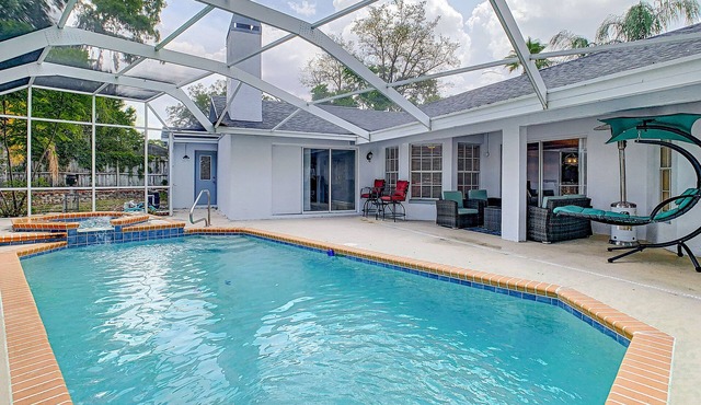 3BR Luxury Pool Home. Heated Pool. Pool Table