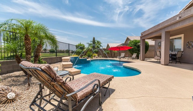 3BR 'Mesa Haven' w/Heated Pool on Prime Golf Lot. 3 King beds!