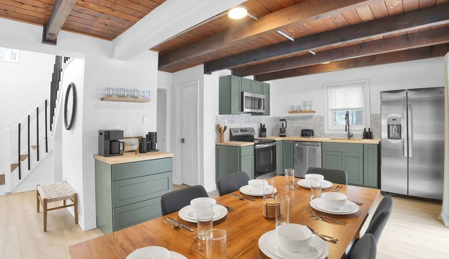 3BR Modern Cozy Poconos Home | Hot Tub, Game Room by Iron Vista Properties