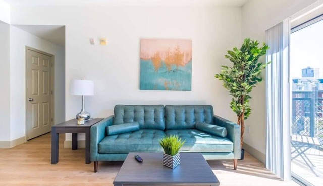3BR Modern Downtown Apartment with Gym & Office