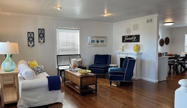 3BR Near Belmar Beach ,6 Beach Passes , Beach Chairs, Chef’s Kitchen, Grill