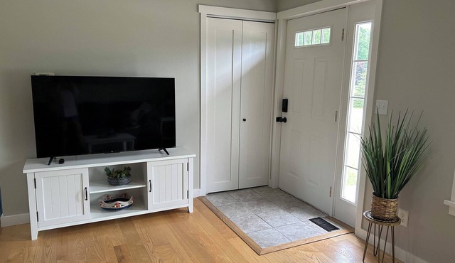 3BR near skiing, snowshoeing, fishing, shopping & seasonal festivals downtown.