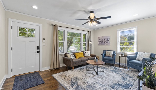 3BR Near Swamp Rabbit Trail Fenced Yard Pet-Friendly 7 Min to Downtown