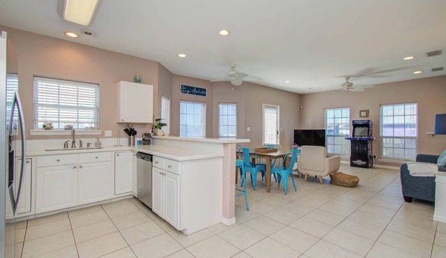 3Br Ocean/Bay Views - Walk to the Beach!