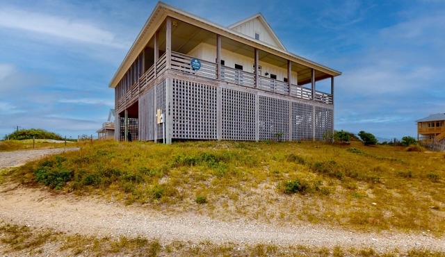3BR ocean-view home with beach access & large deck