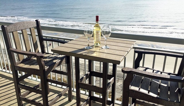 3BR Oceanfront Condo: Resort Amenities, with 3 Pools, Hot Tub, & More!