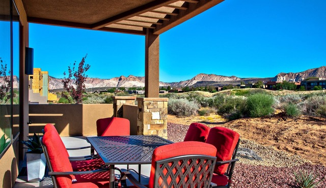 3BR on the 18th Green - Fireplace & Golf Views