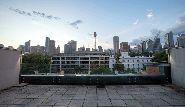 3BR Penthouse on Palmer with City Views, Parking