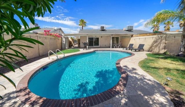3BR Pool House w/BBQ Near Chinatown Vegas