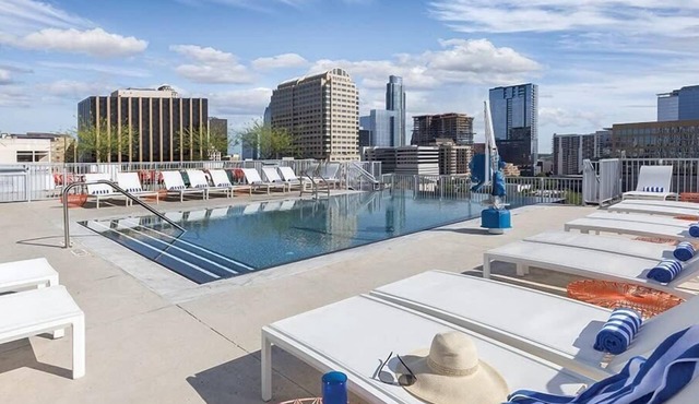 3BR Presidential | Rooftop Pool | Downtown Austin