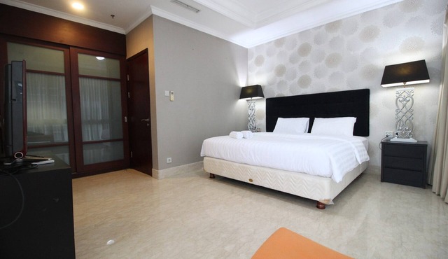 3BR Primest Location The Capital Residence SCBD By Travelio