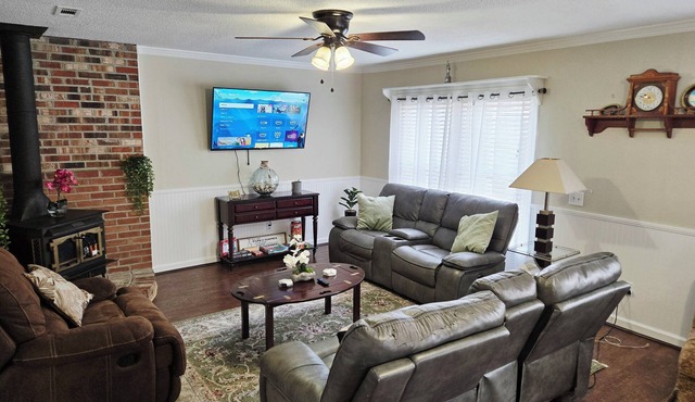 3BR ranch-style house in prime Summerville next to I-26 - Charming
