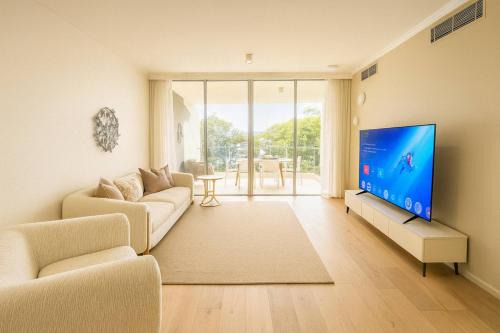 3BR retreat at South Bank near the beach!