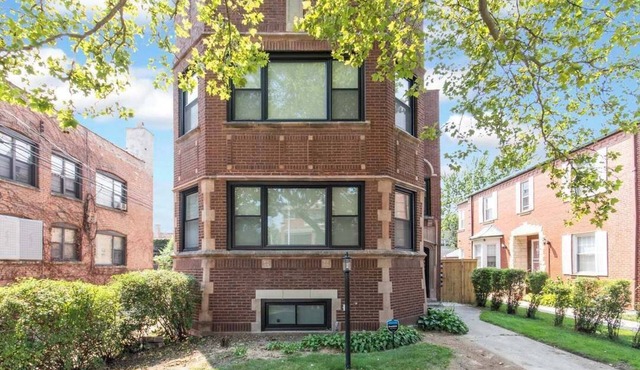 3BR Retreat Perfect for Professionals and Families in South Shore/Chicago
