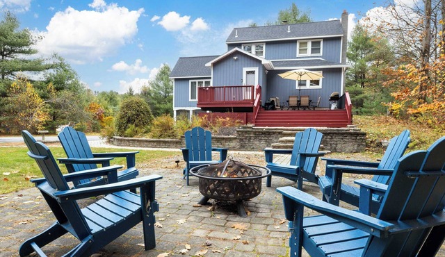 3BR Retreat w/Game Room, Hot Tub Near Lake George