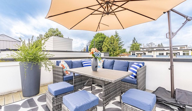 3BR | Rooftop | West Seattle | Sophari Home B