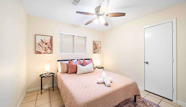3BR Seabrook Retreat: Near Kemah | NASA | Yard