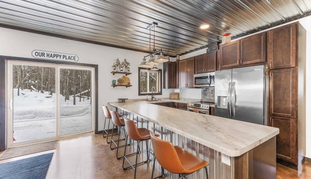3BR Secluded Retreat – Steps from Lac Vieux Desert