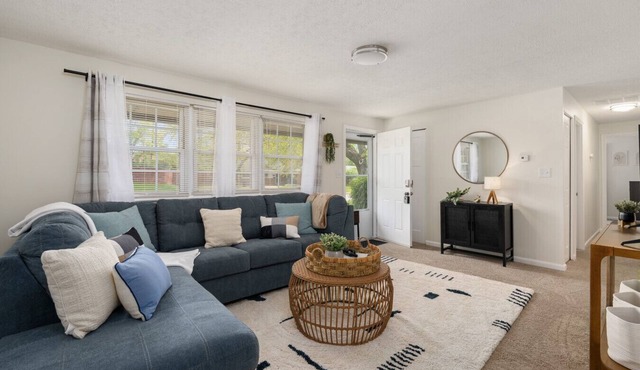 3BR SFH made for easy comfy stays