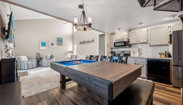 3BR Ski Resort Townhome-Sleeps 7