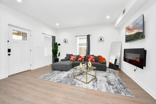 3BR Sleeps 8 Near TMC + NRG Free Parking