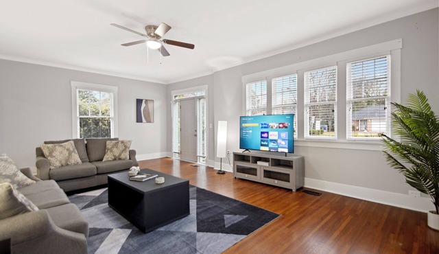 3BR Spacious and Fully Fenced Home with King Bed