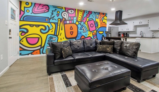 3BR Stylish Home In The Heart Of Russellville Great For Long Stays