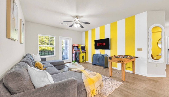 3BR Suite l POOL! GAMES! Pet-Friendly!