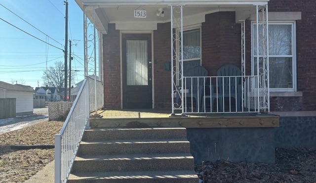 3BR suite w/office close ISU, The Mill, and the Downtown Area