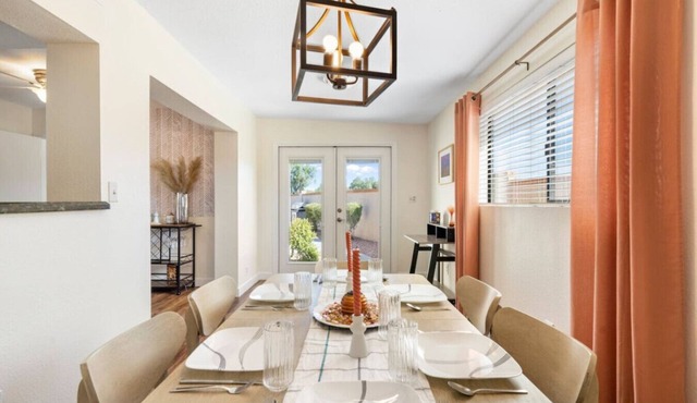 3BR Sun-Kissed Oasis Home w/Heated Pool