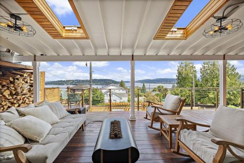 3BR The Lucille Lake Washington View Retreat
