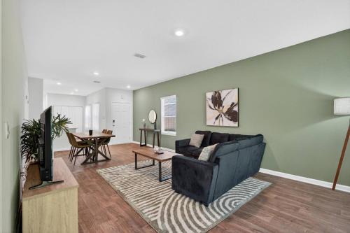 3BR Townhome/Close to Mayo and Beaches!