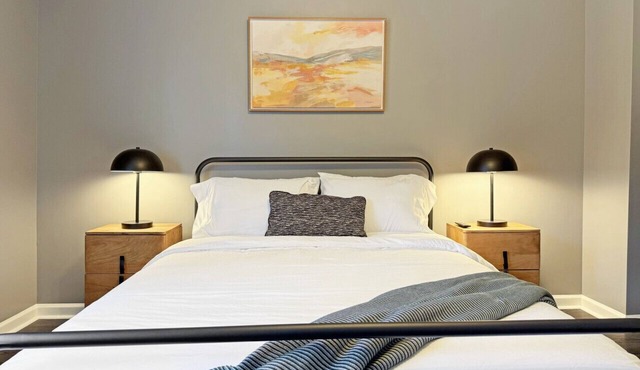 3BR Townhome w/Fire Pit | Near Walnut Creek