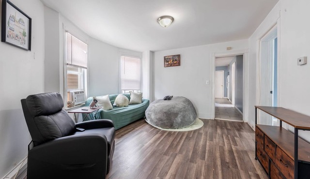 3BR Unit | Near Subway & Top Attractions