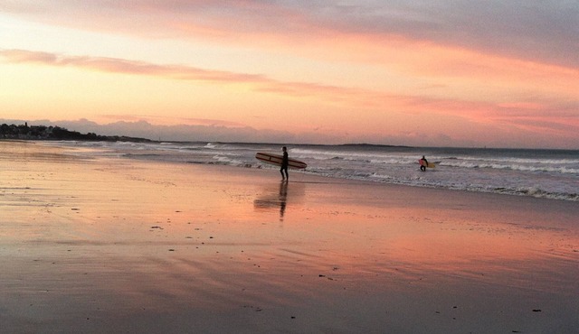 3BR UPPER DUPLEX - SUNNY AND SPOTLESS!