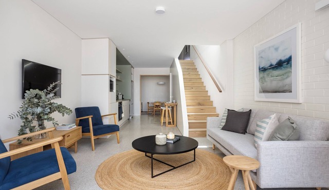 3BR 'Urban Serenity' in Glebe: Modern Comfort & Ideal Location